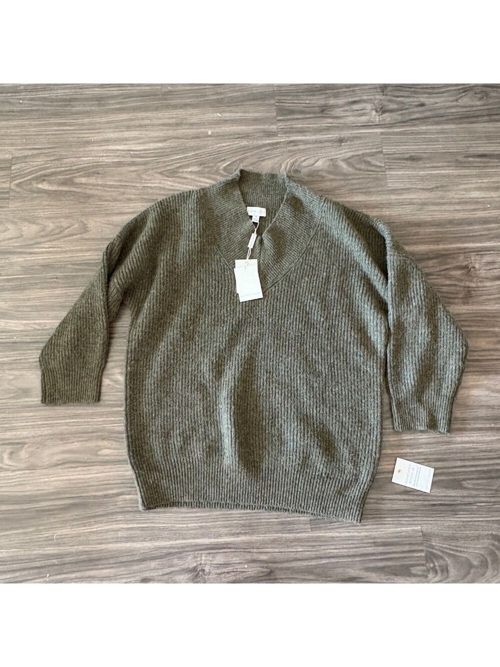 Pretty Lavish Jovie Oversized Rib Knit V Neck Sweater Olive Green - Picture 2 of 11